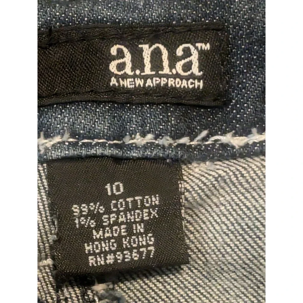 Ana Women's Jeans Size 10 Blue Cropped Capri Low Rise Dark Wash Denim 5 Pockets - Picture 7 of 13